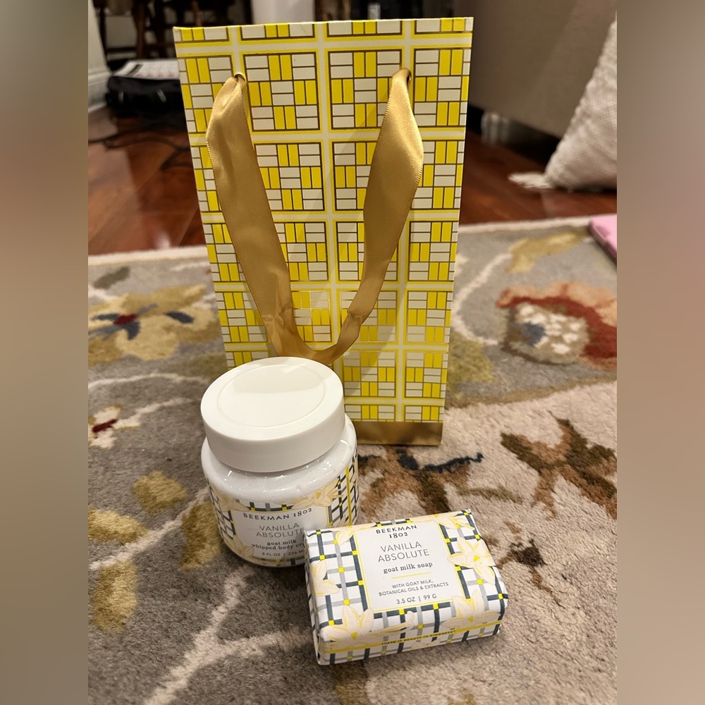 Beekman 1802 Vanilla Absolute Gift Set - Yellow and White Goat Milk